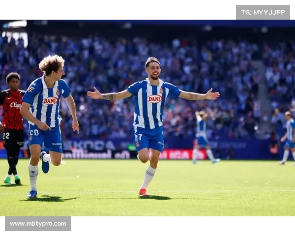 西甲联赛西班牙人达德尔远射破门